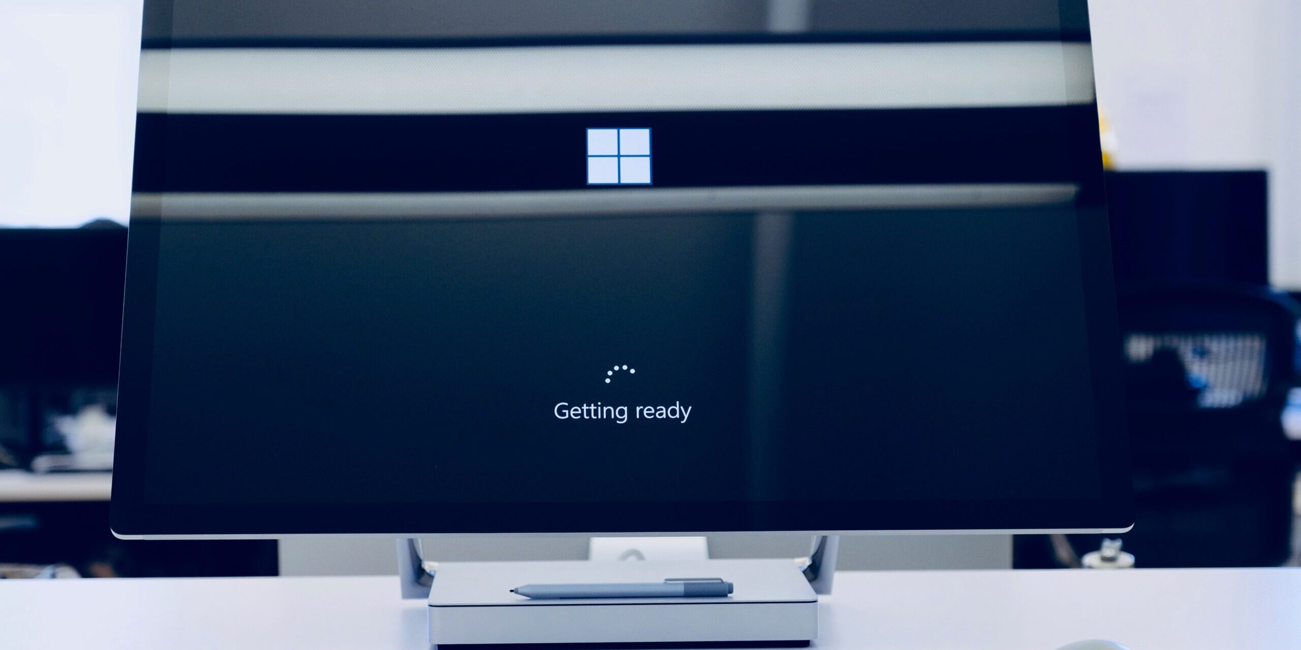 Cool-Windows-11-Features-That-May-Make-You-Love-This-OS-scaled.jpg flat screen computer monitor turned on